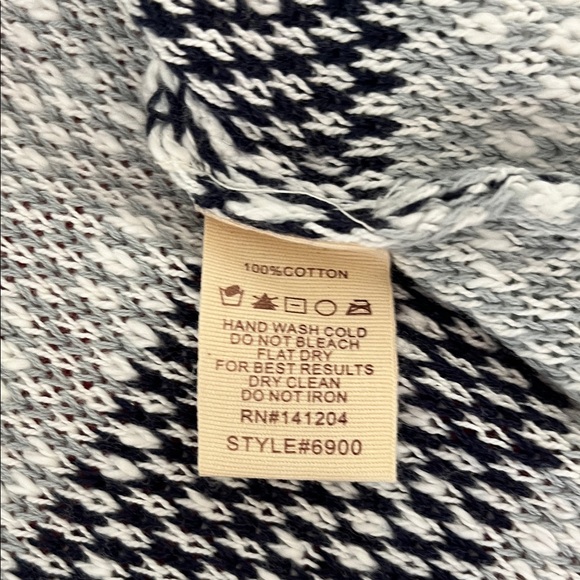 Hem & Thread Monochrome Knit Sweater Top NWT - Picture 8 of 9